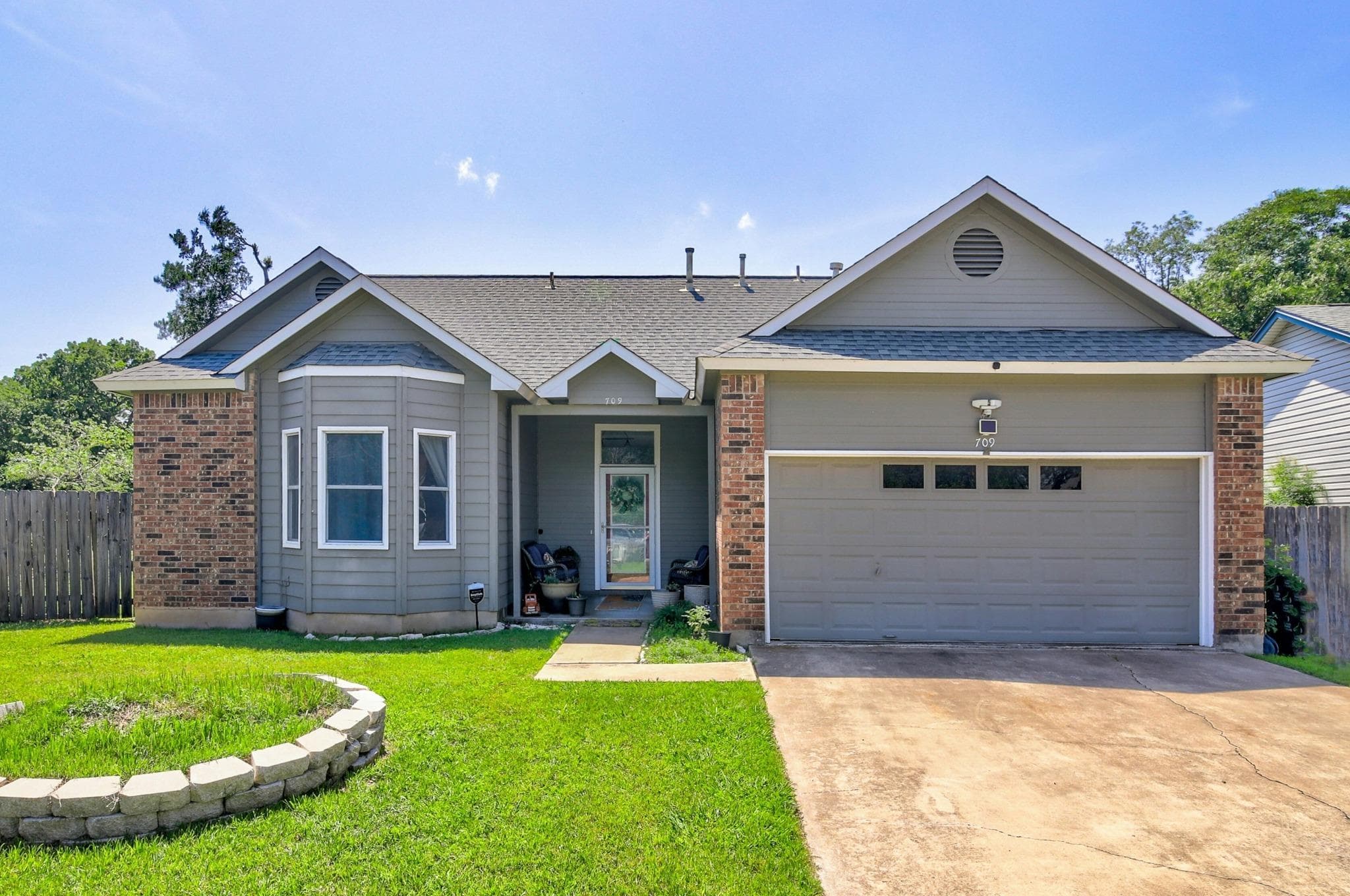 709 Sapling Cv