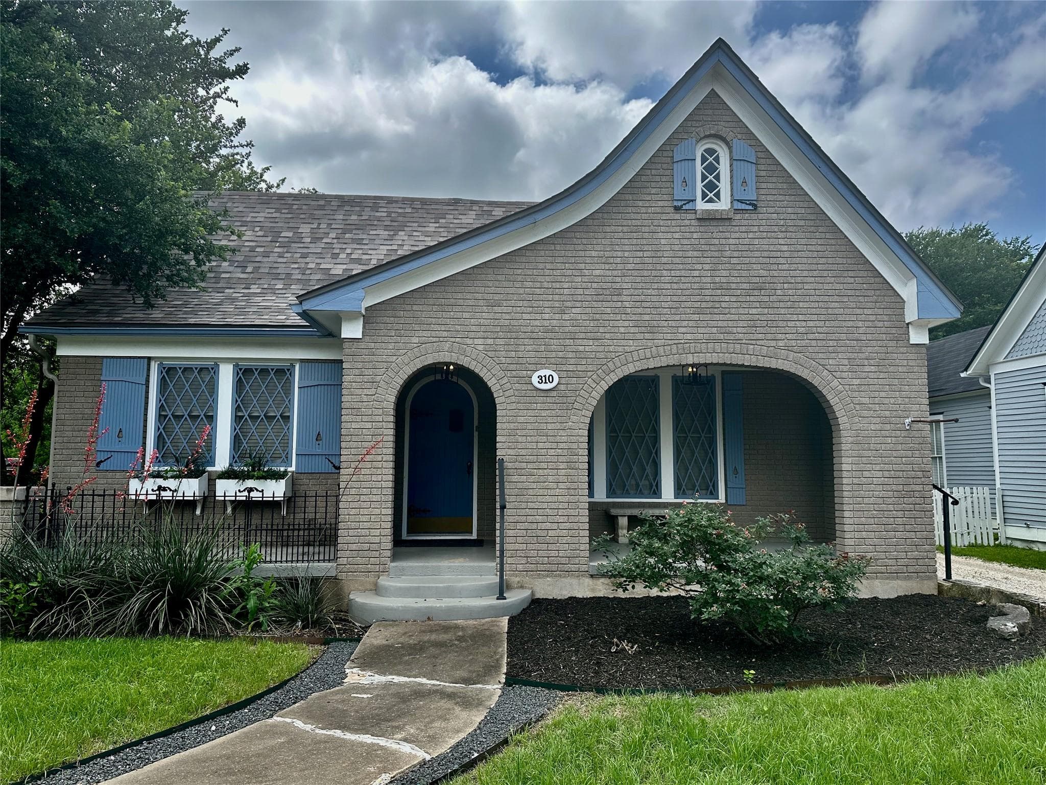 310 W University Ave #3