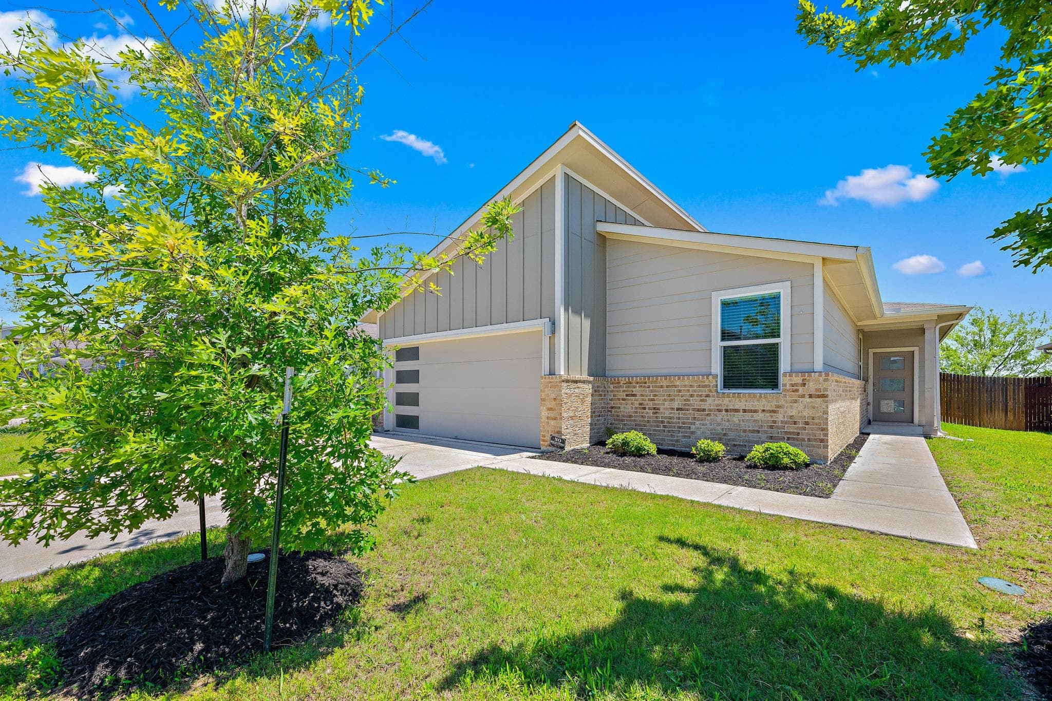 14309 Macquarie Dr