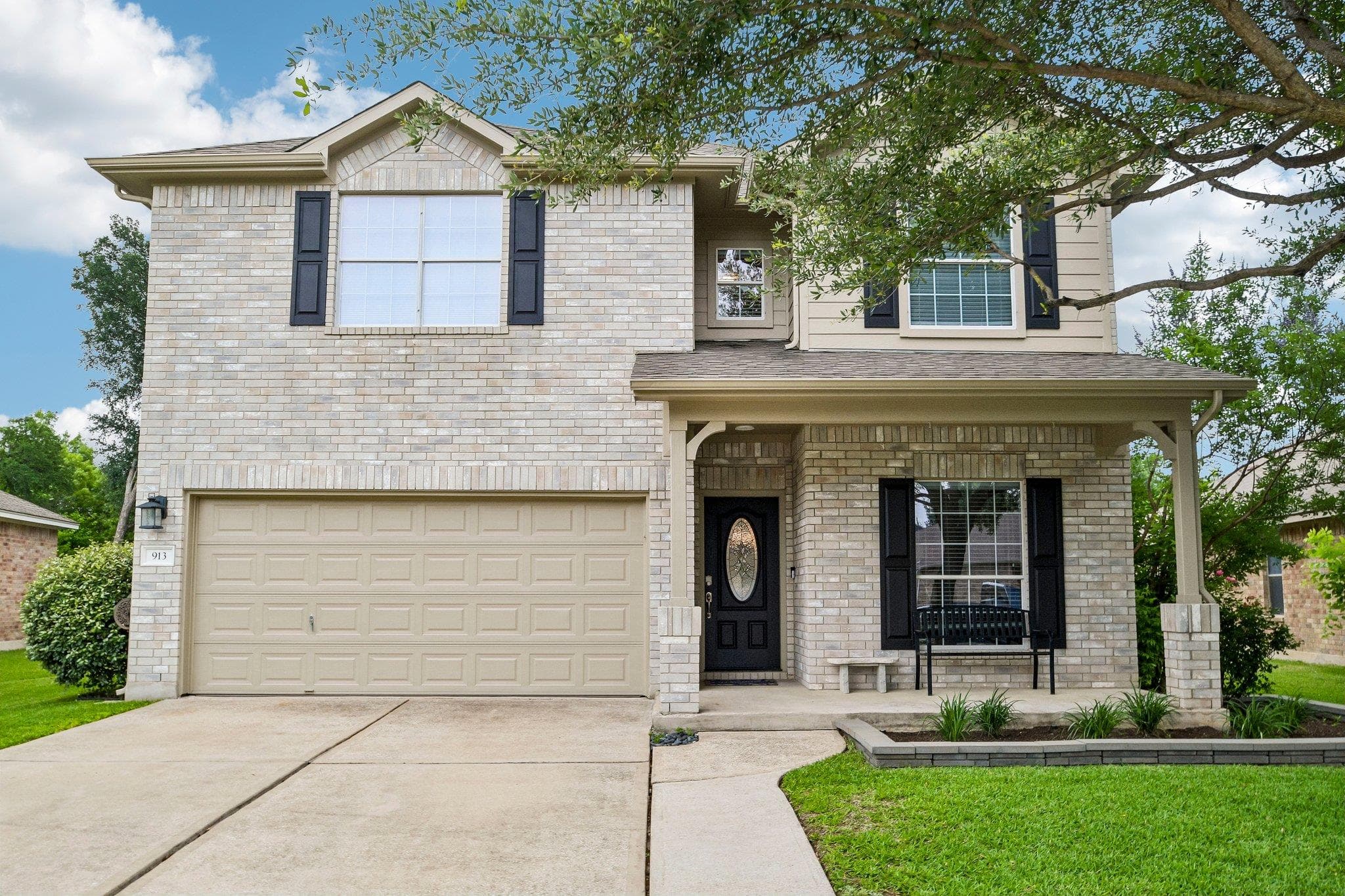 913 Hyde Park Dr