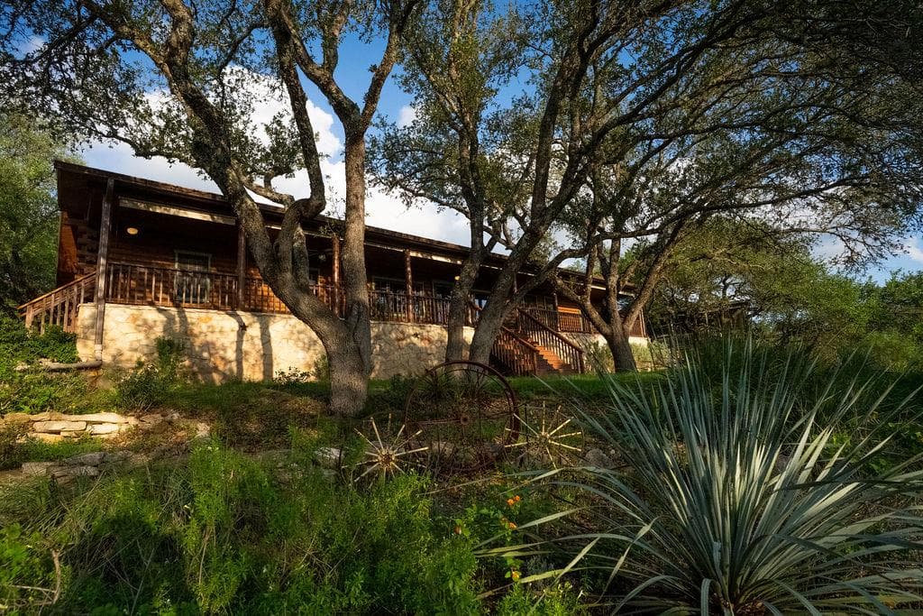 107 CEDAR SPRINGS Dr