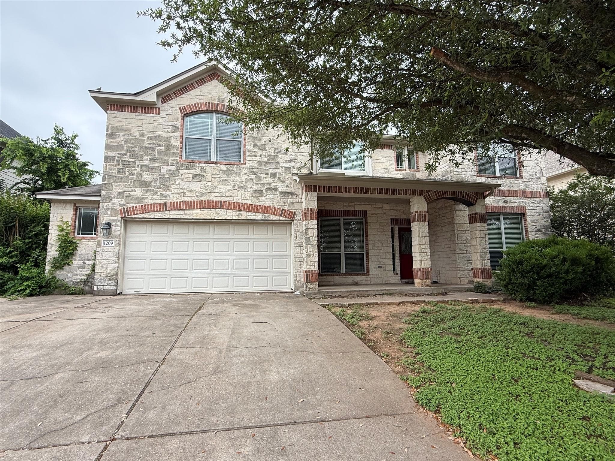 1209 Laurel Oak Trl