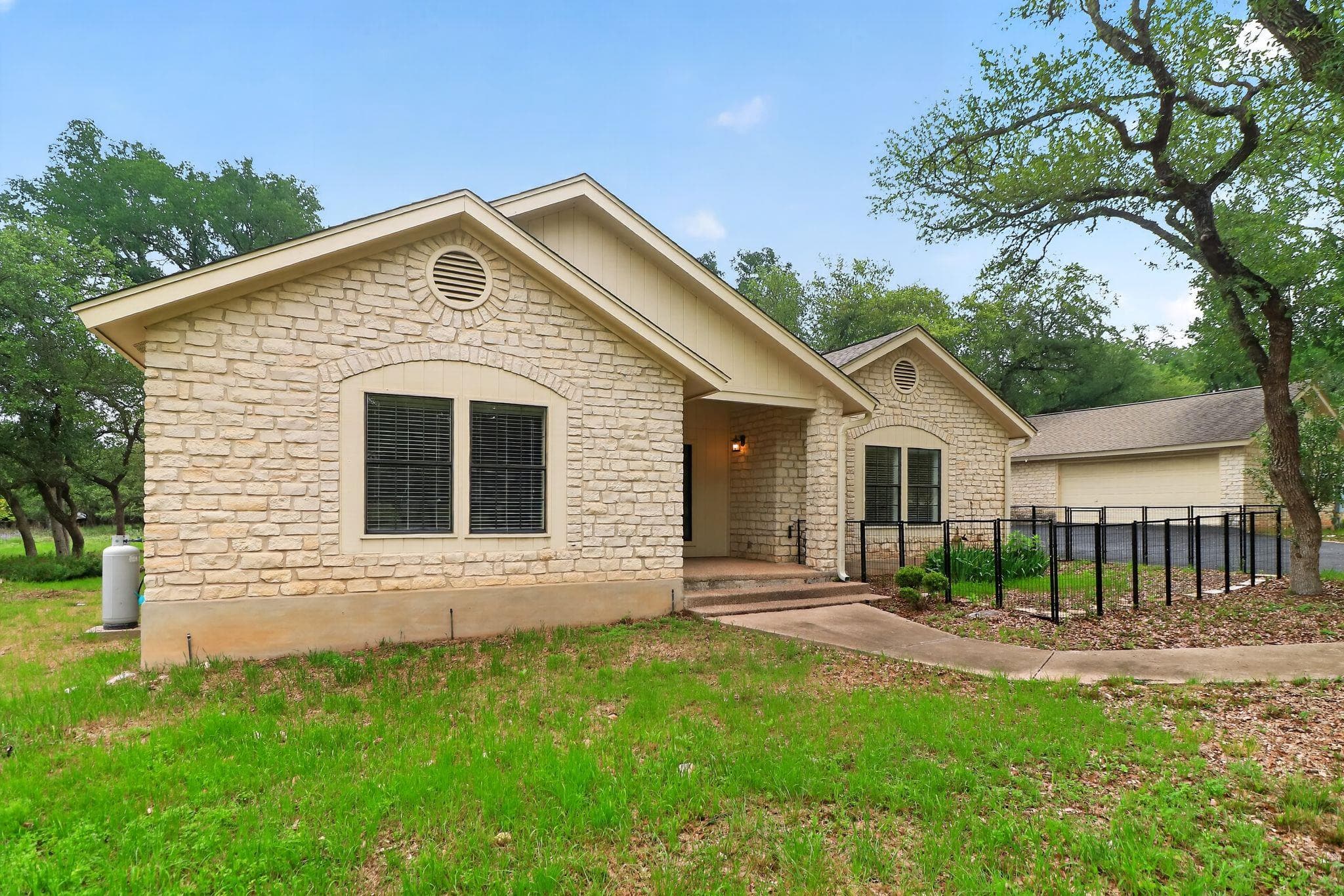 128 Mockingbird Ln