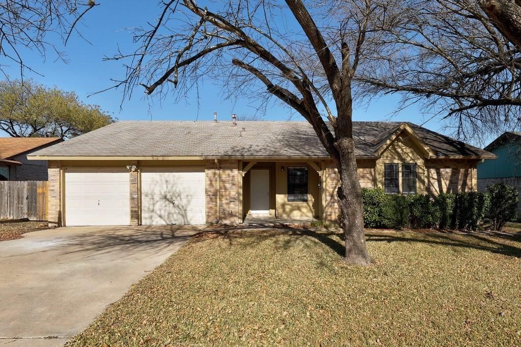 1214 Doonesbury Dr