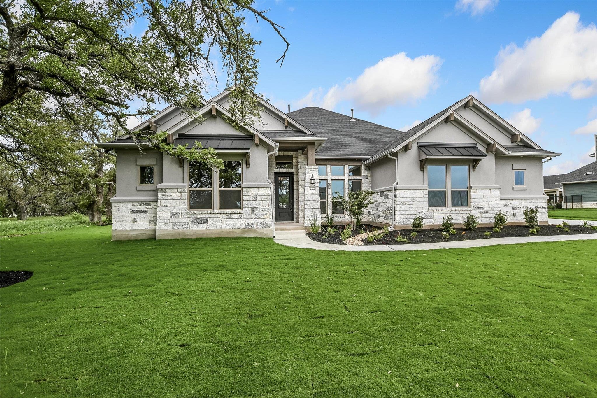 3109 Honeywood Dr