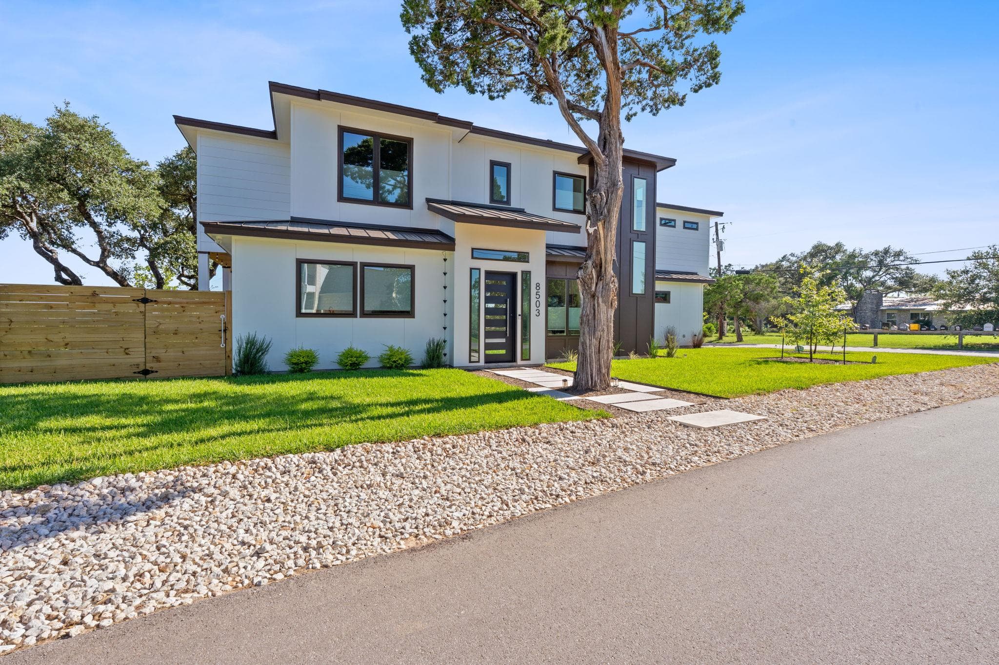 8503 Grandview Dr