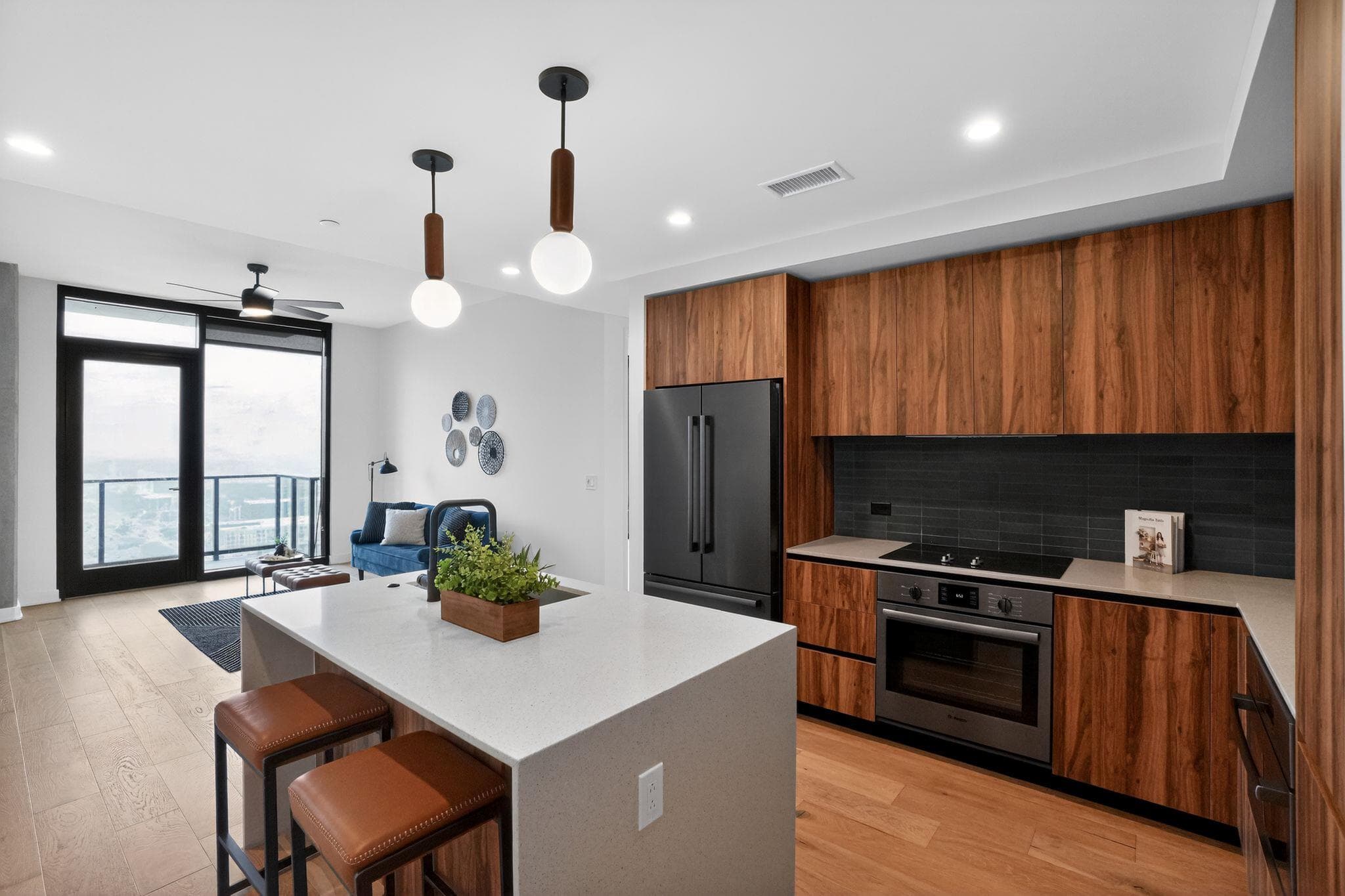 84 East Ave #2903
