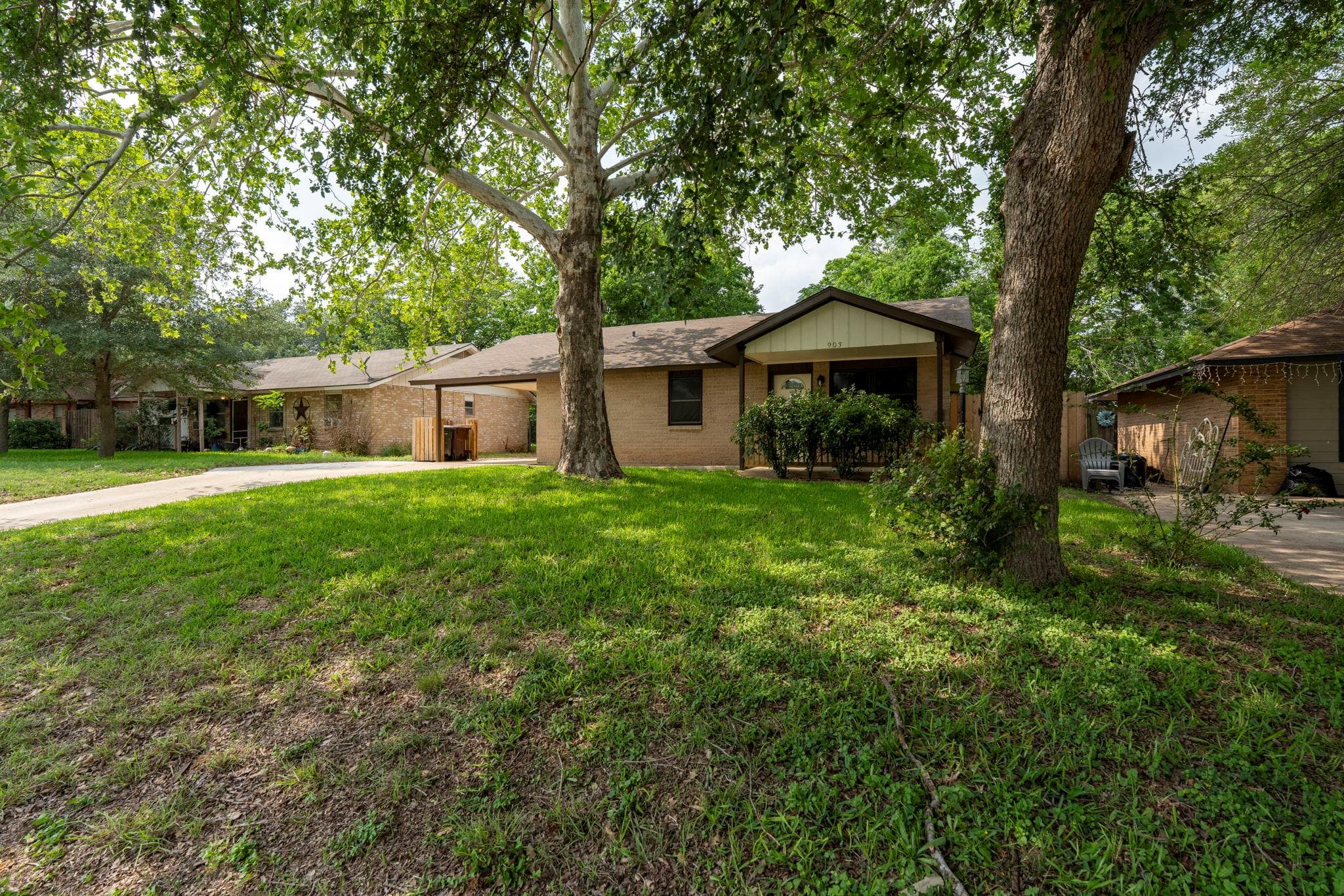903 Mimosa Dr