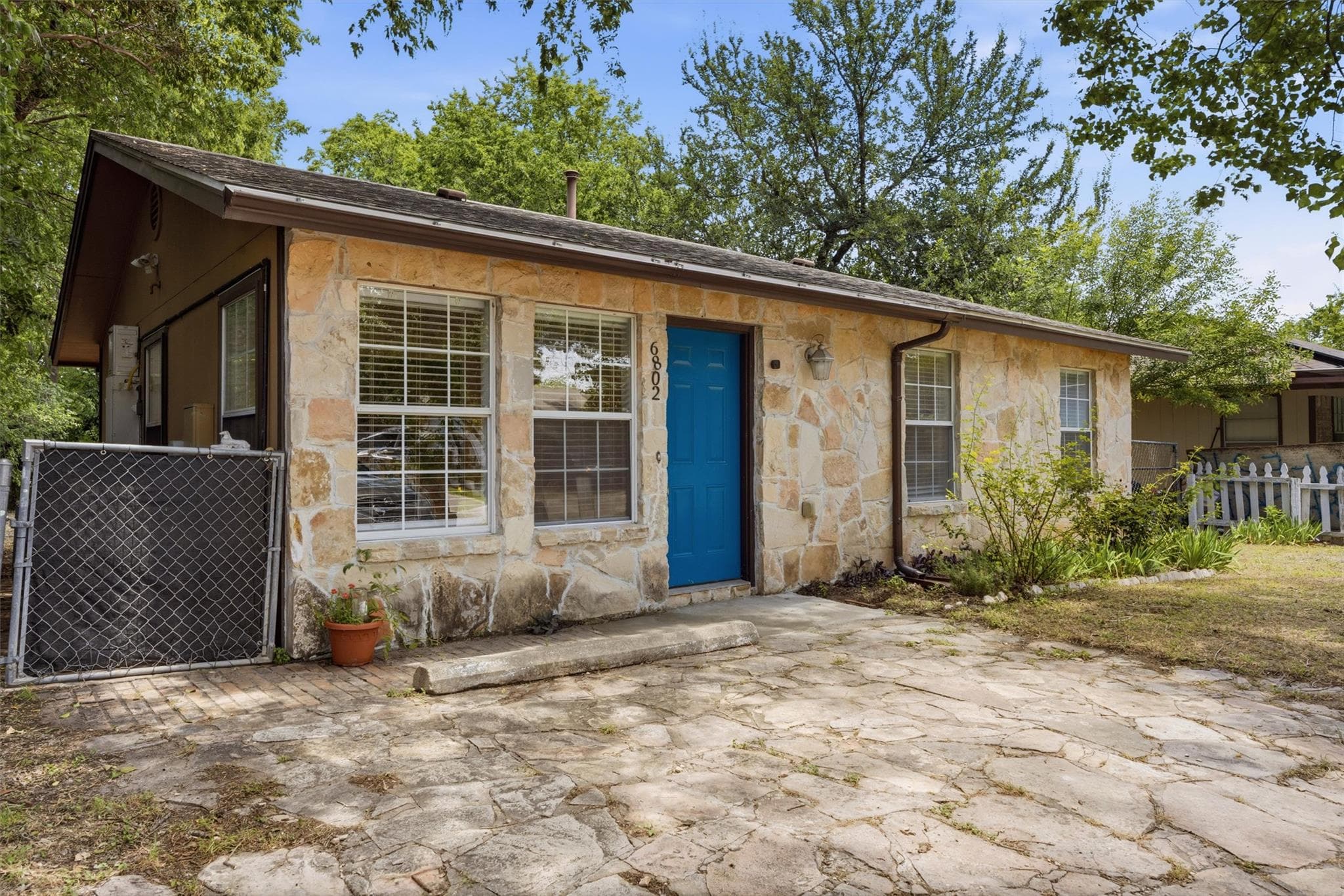 6802 Villita Avenida St