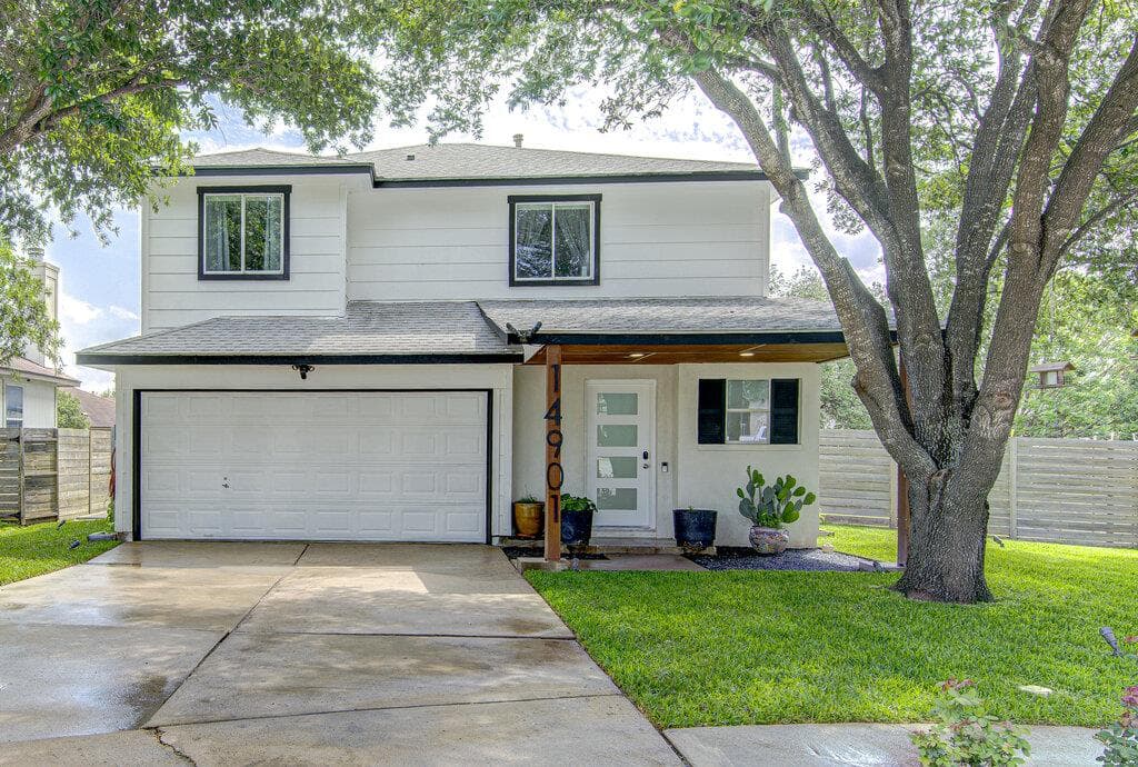 14901 Chamberlain Ct