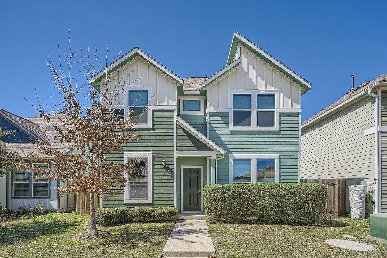 1604 Los Olivios Way