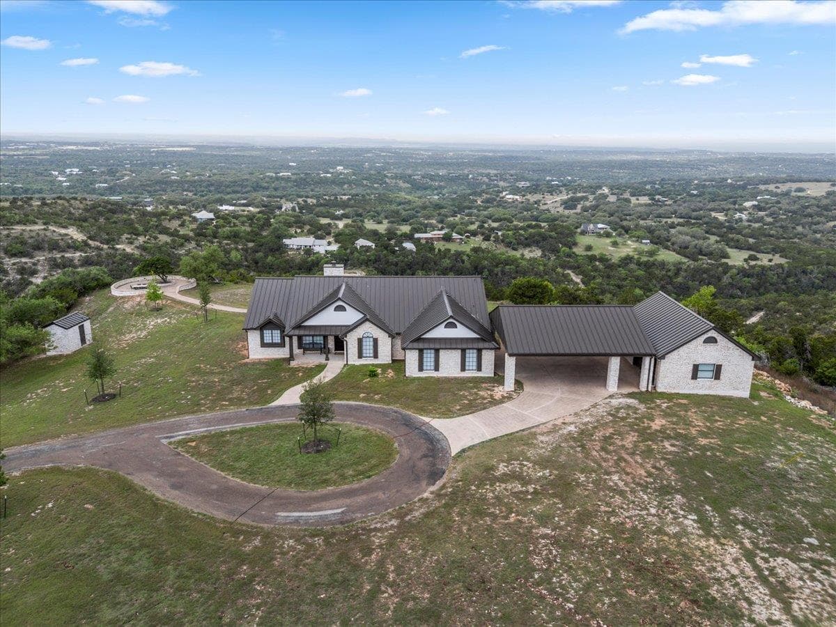6594 W Hwy 290 None