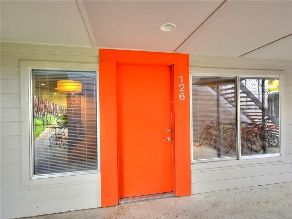 2200 Dickson Dr #126