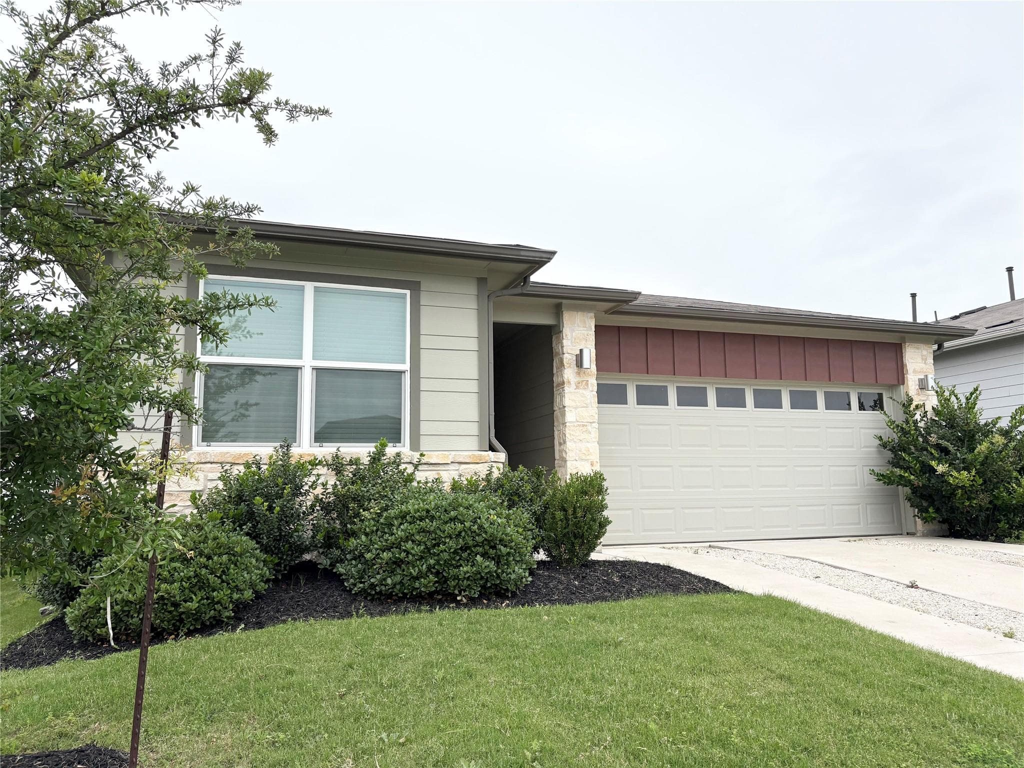 13704 Zuhause Dr