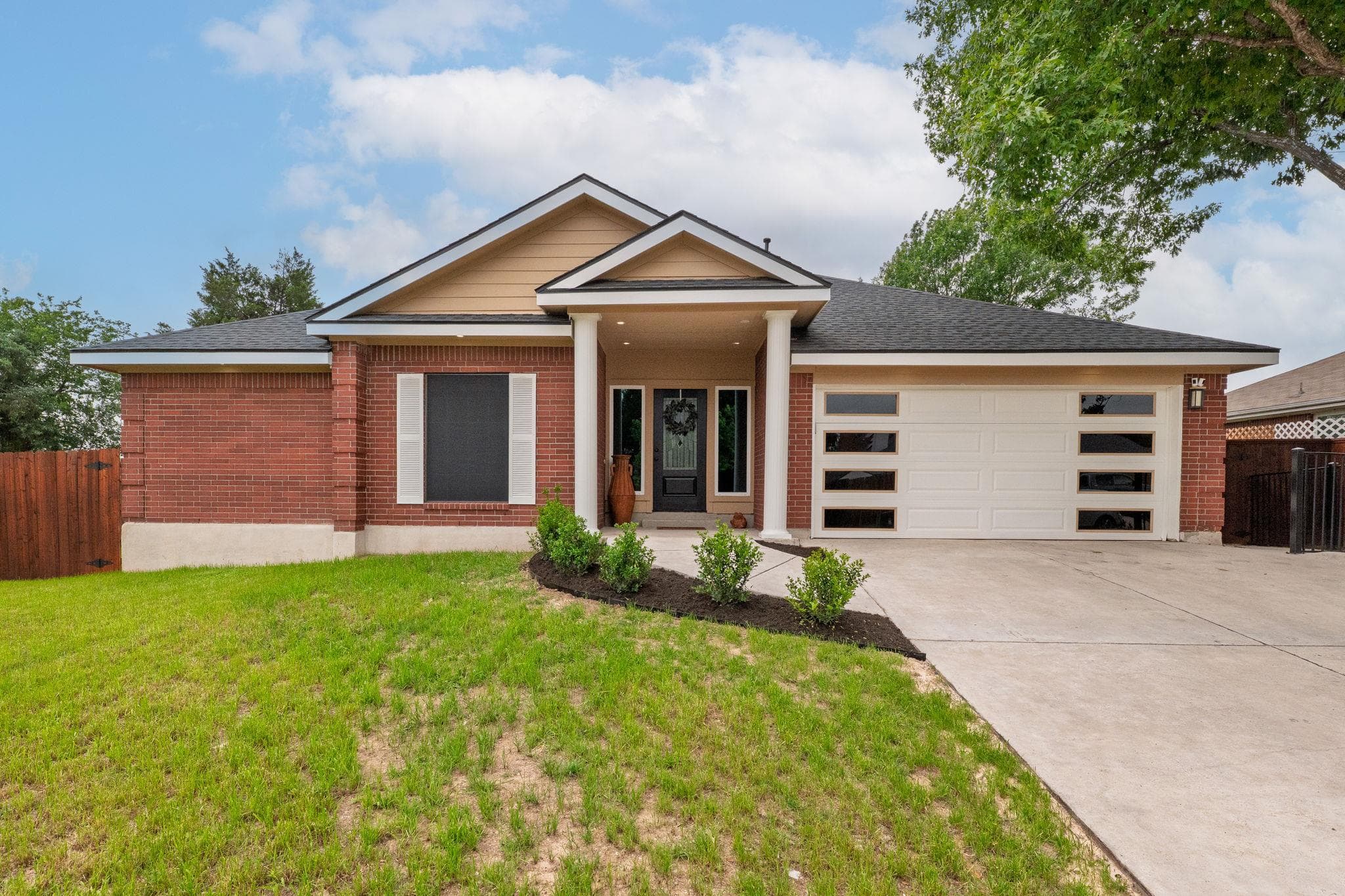 11418 Birchover Ln