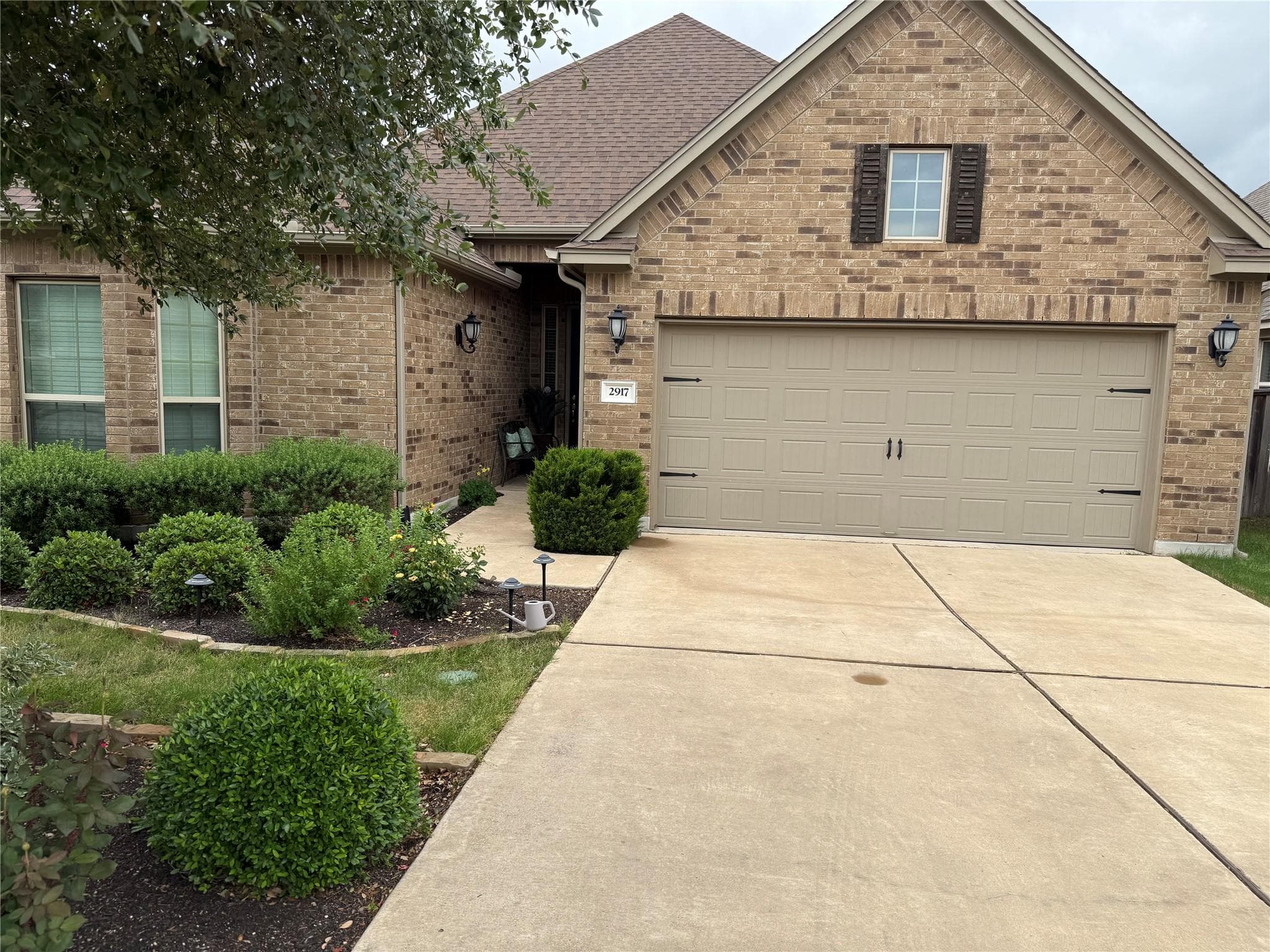 2917 Coral Valley Dr
