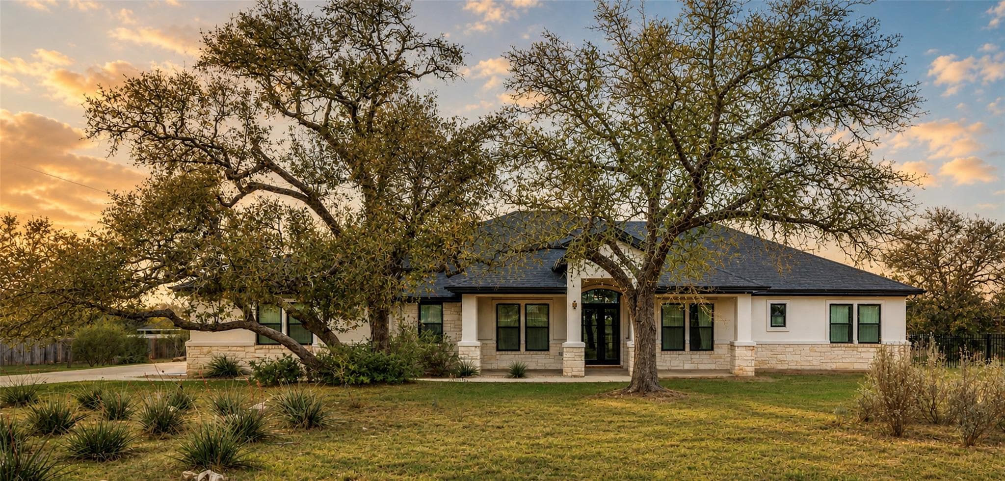 410 Woodland Oaks Trl
