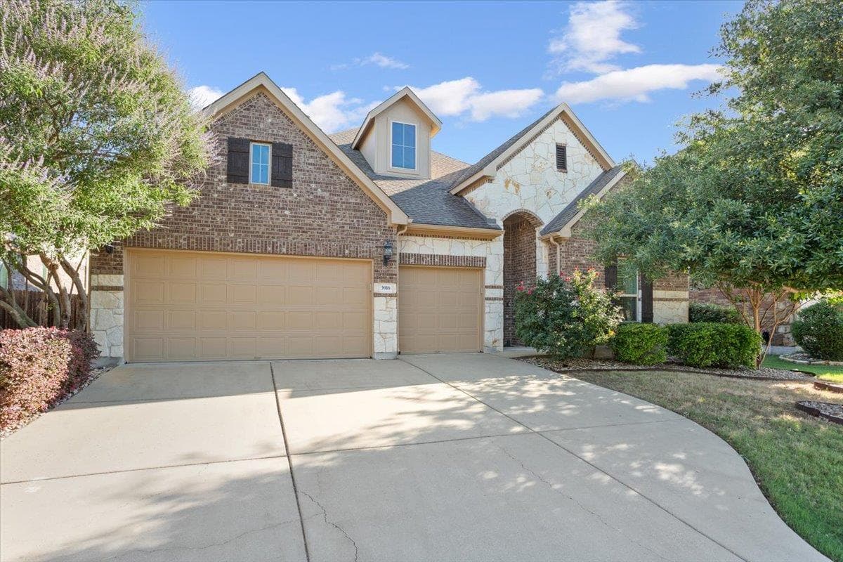 3916 Octavia Dr