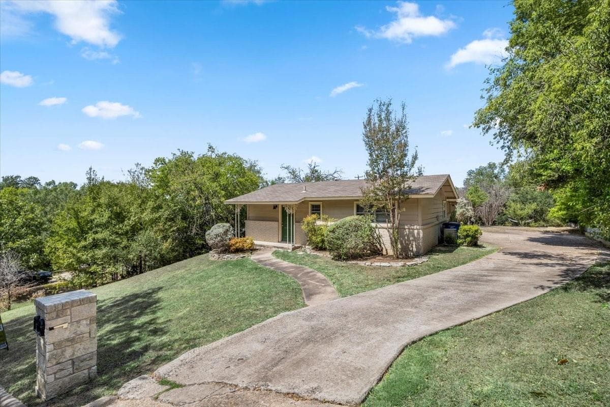 3306 Westhill Dr #A