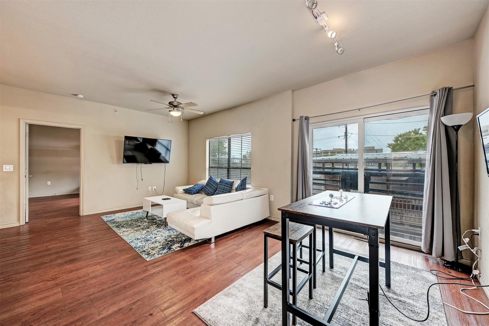 5117 N Lamar Blvd #304
