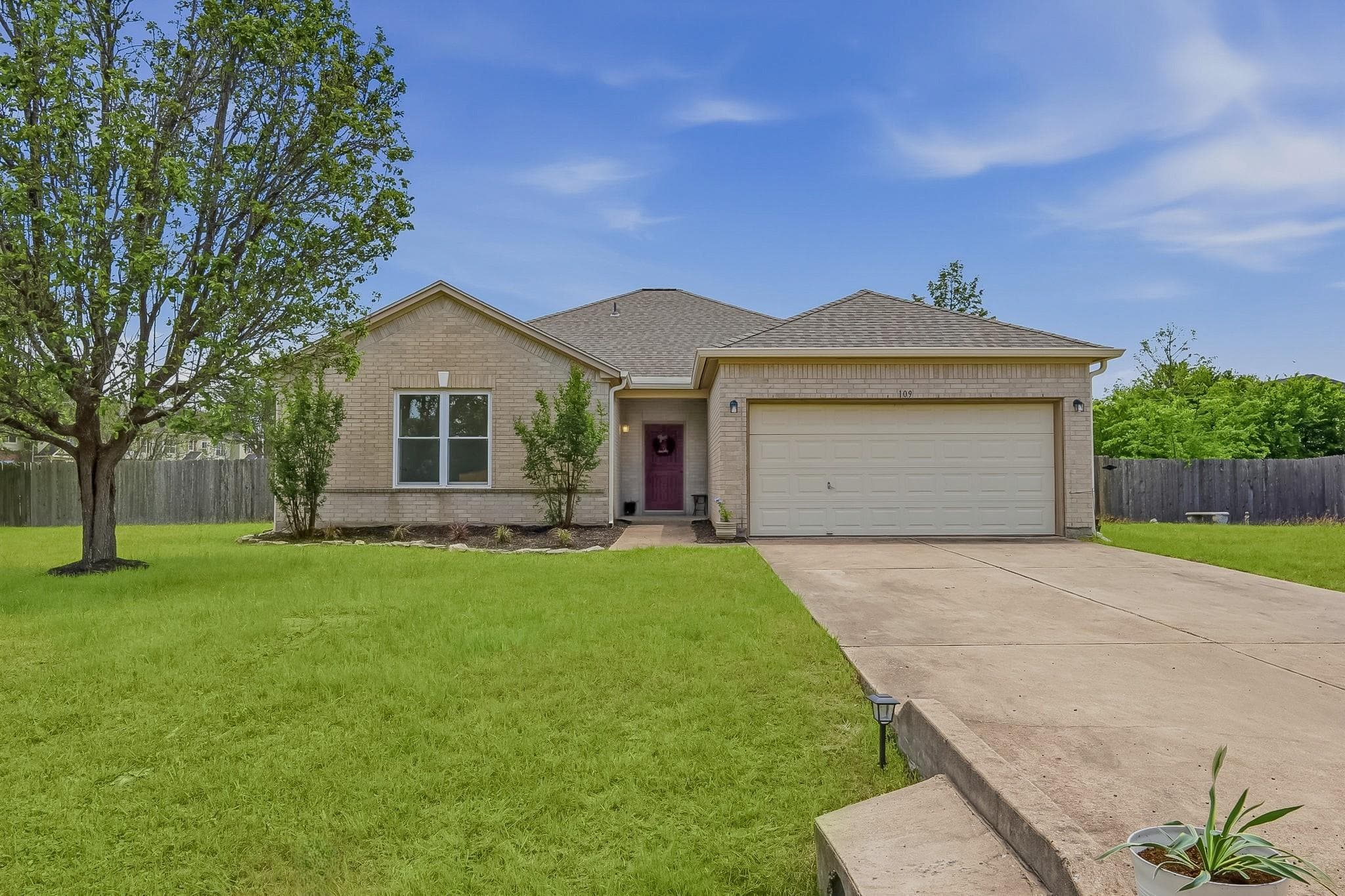 109 Silver Lace Ln