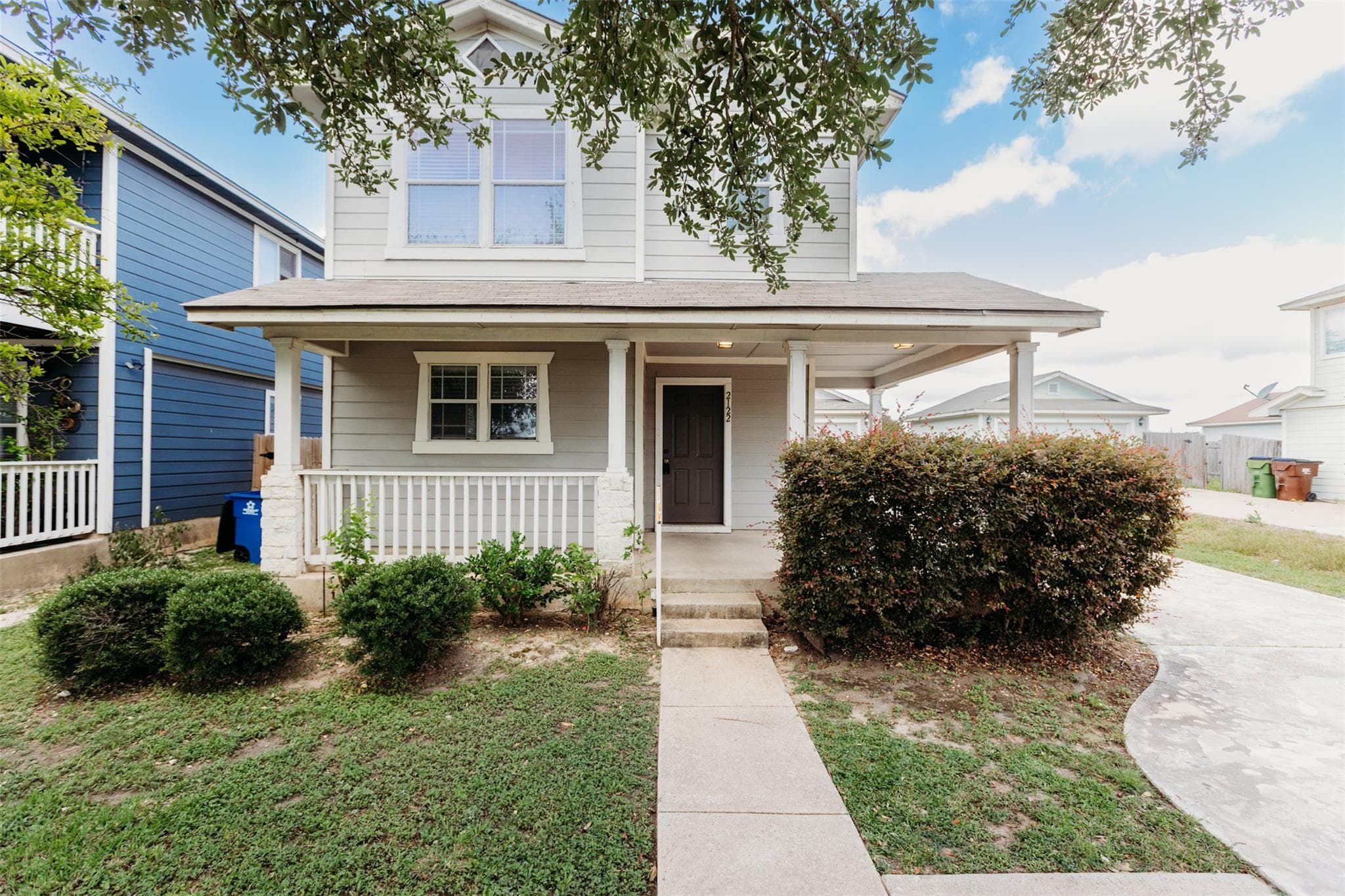 2122 Bluffstone Dr