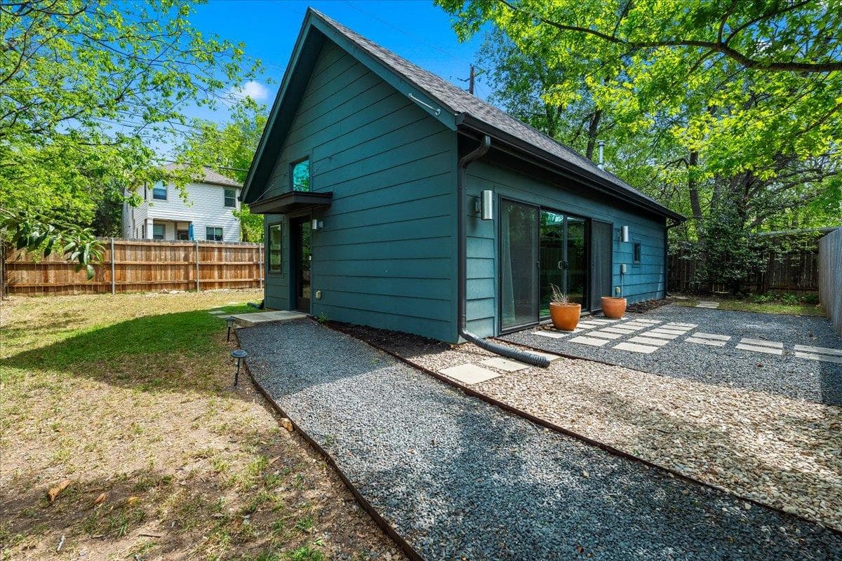 1808 Forest Hill Dr None