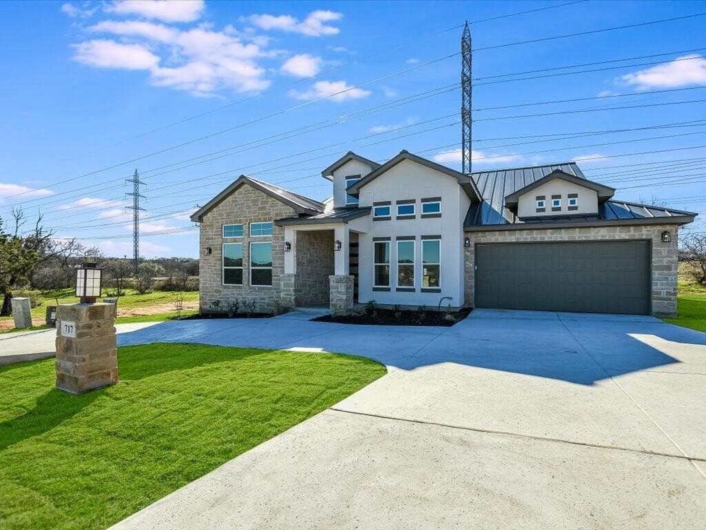 718 Indian Paint Blvd