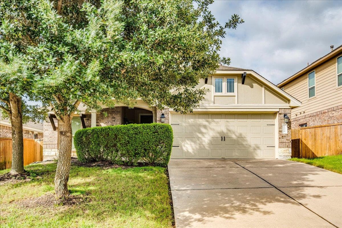 124 Compass Ln