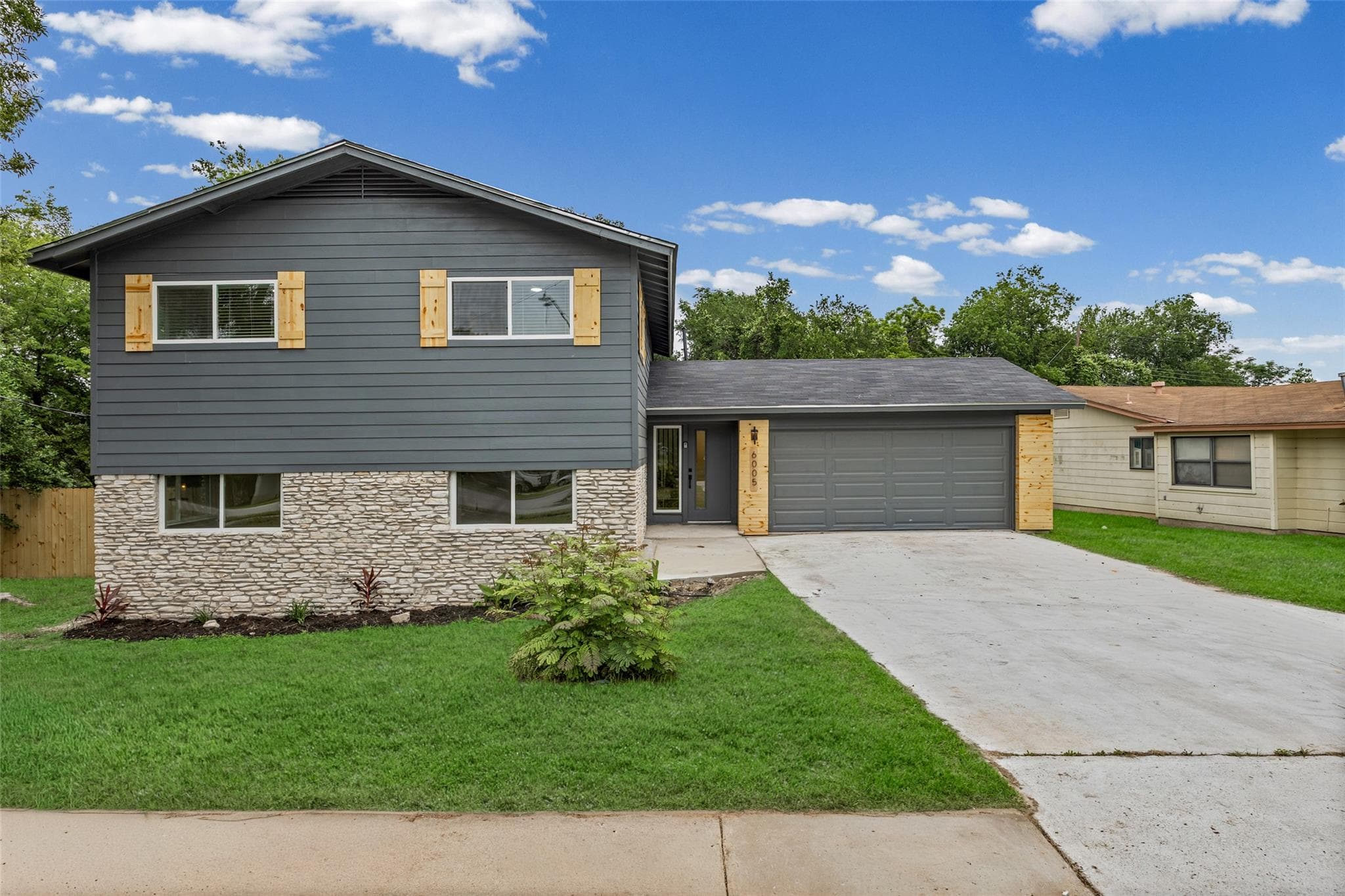 6005 Walnut Hills Dr