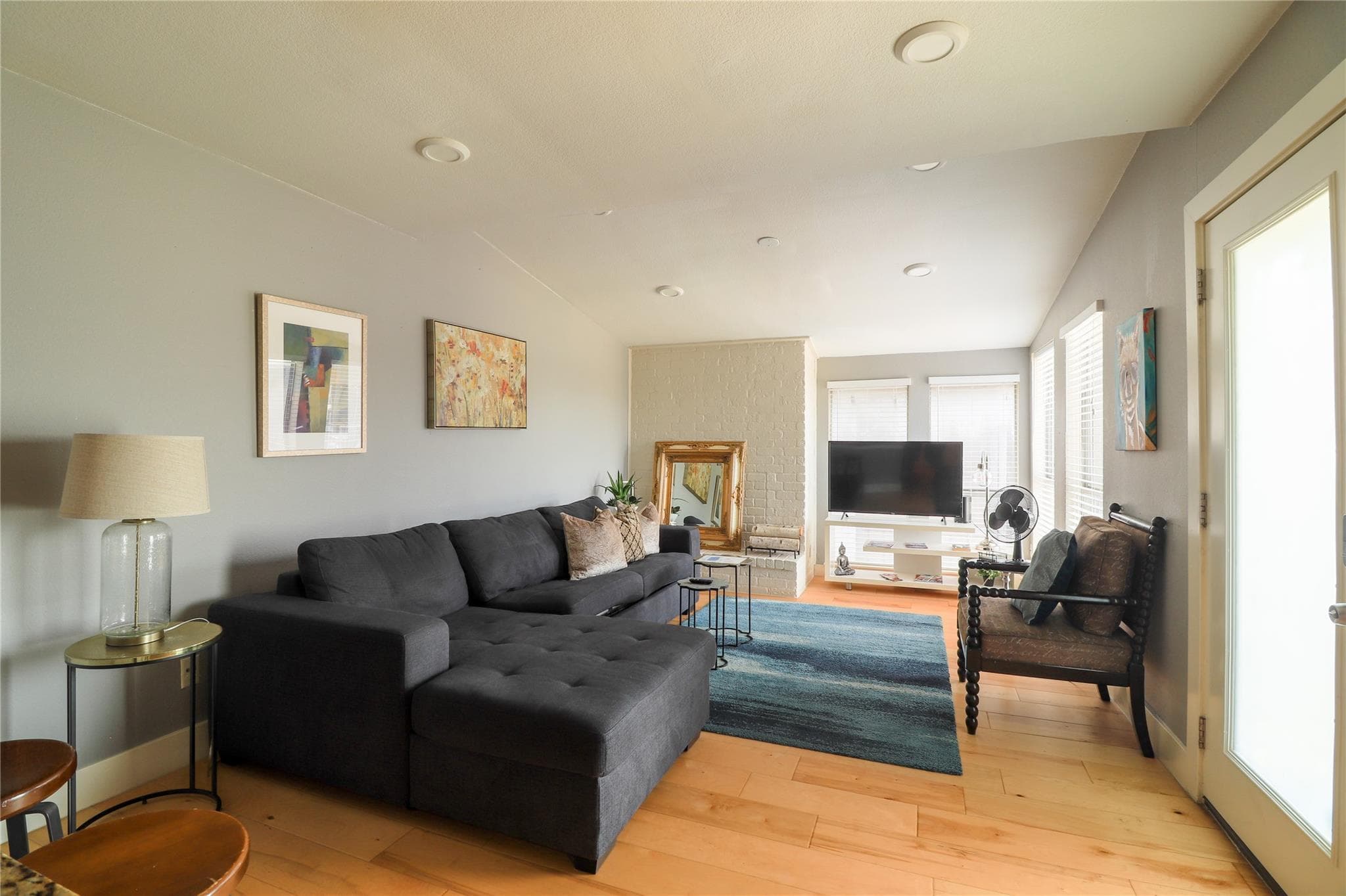 909 Reinli St #221