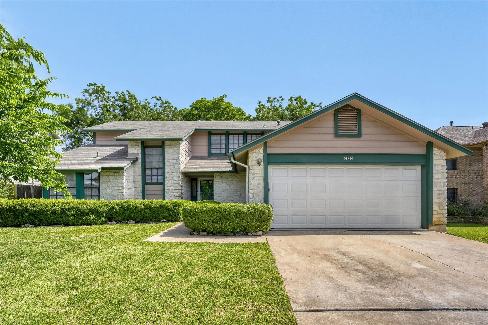 14814 Endicott Dr