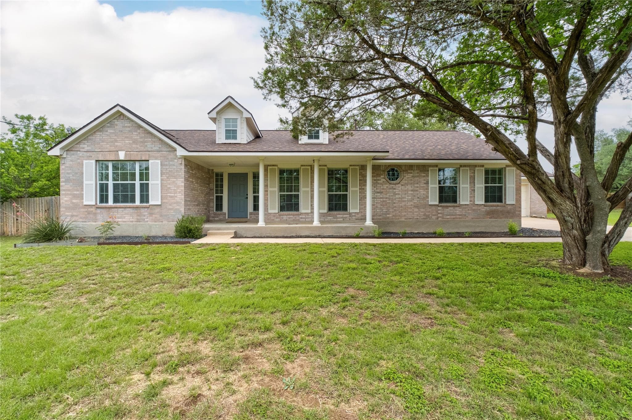 9104 Elm Creek Cv