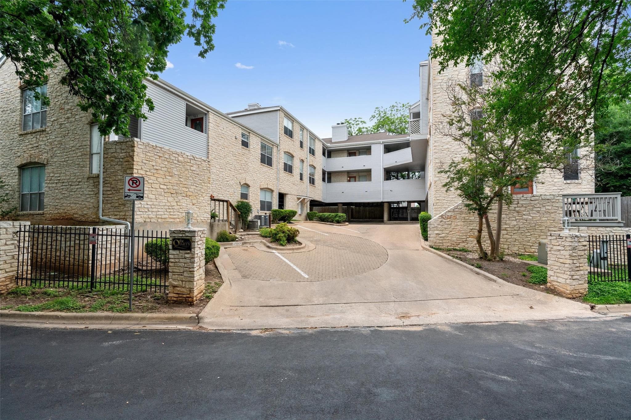 2520 Quarry Rd #306