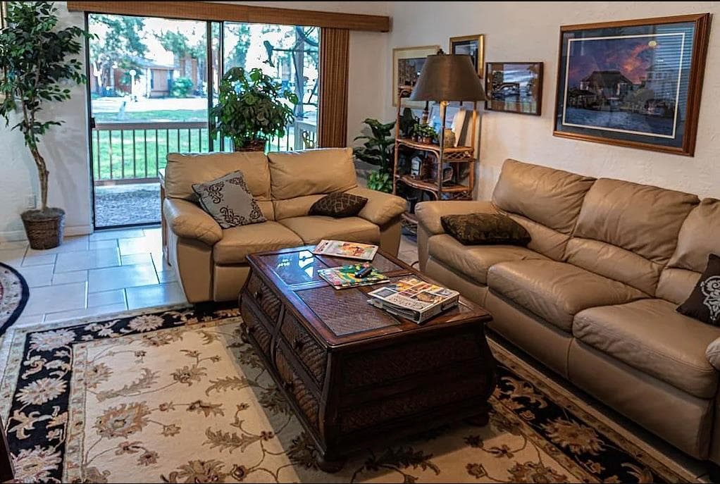 11 Cypress Fairway Vlg