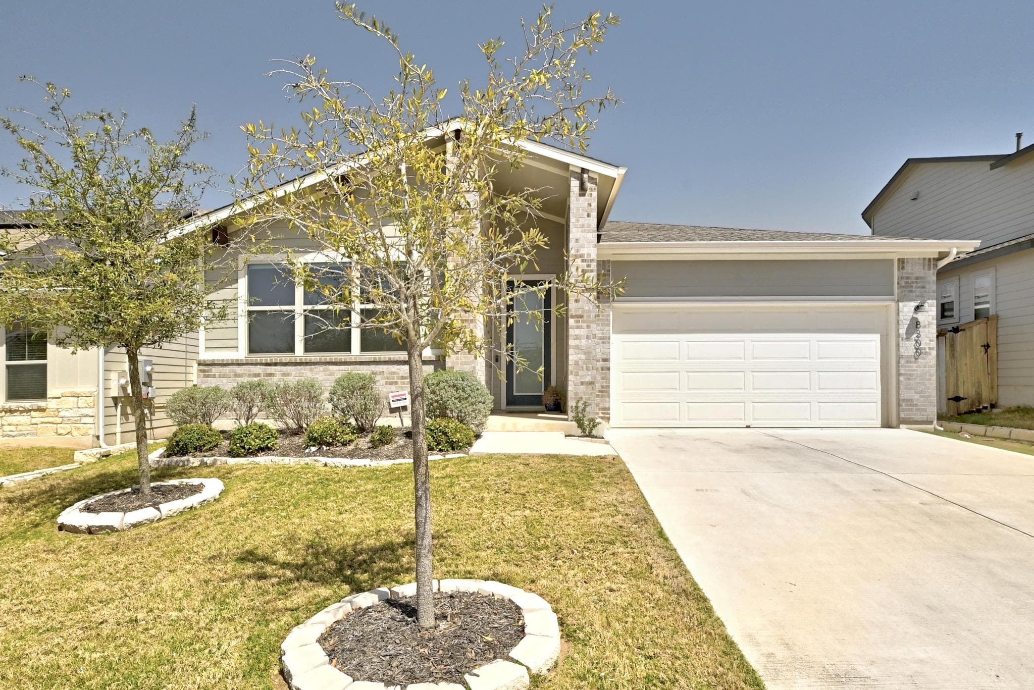 8300 Turnberry Ln