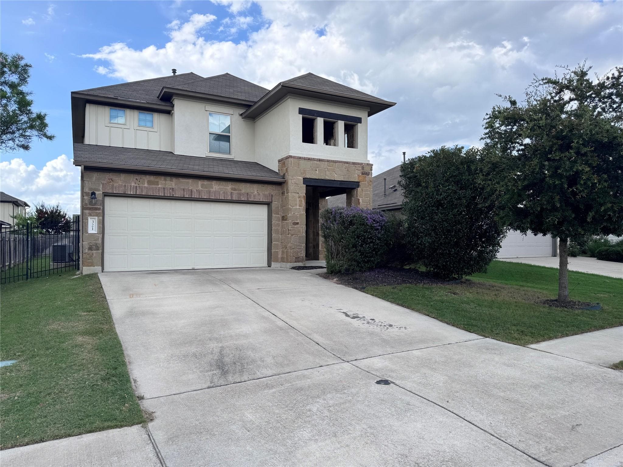 321 Callahan Ln