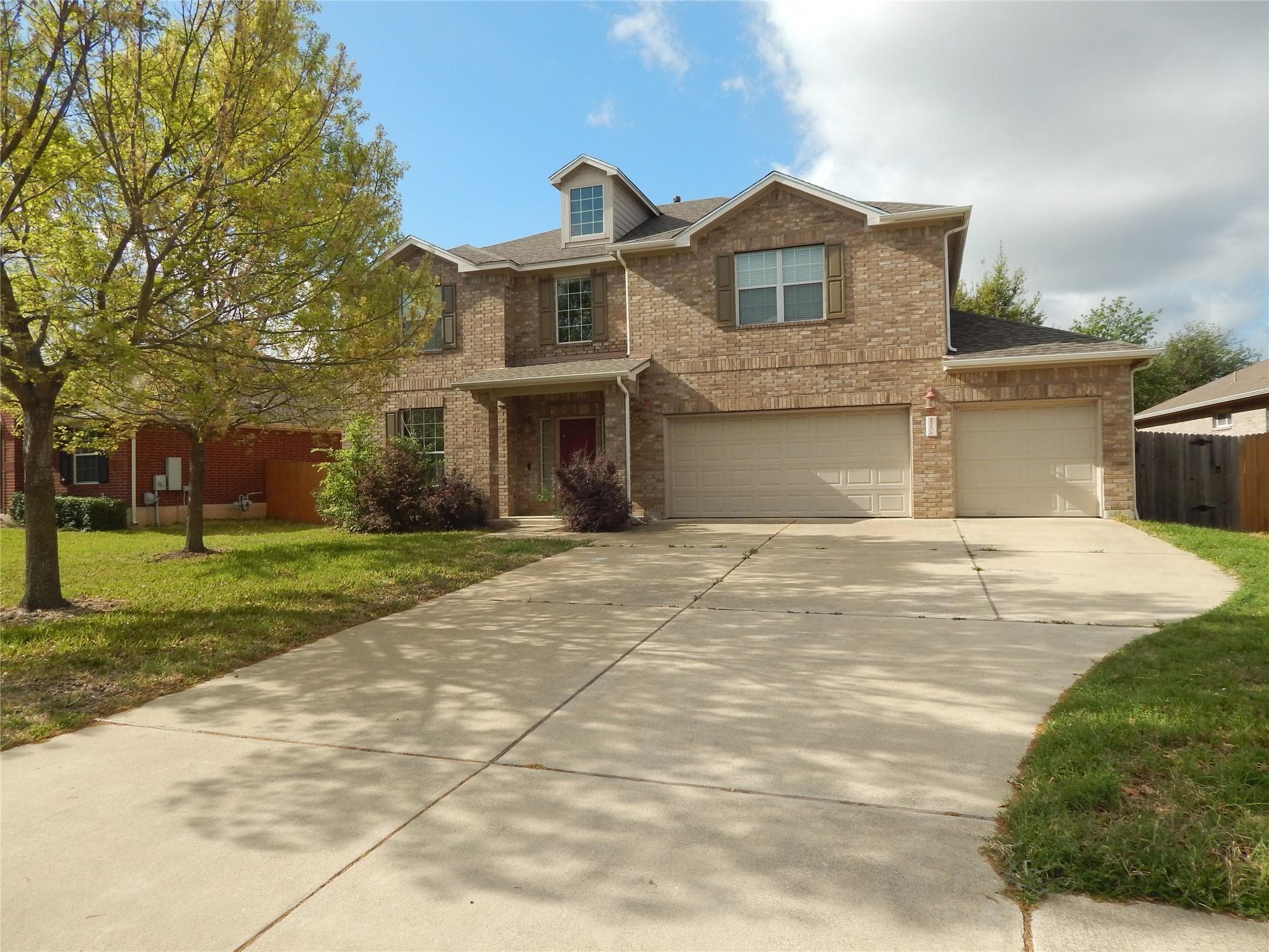 1110 Willowbrook Dr