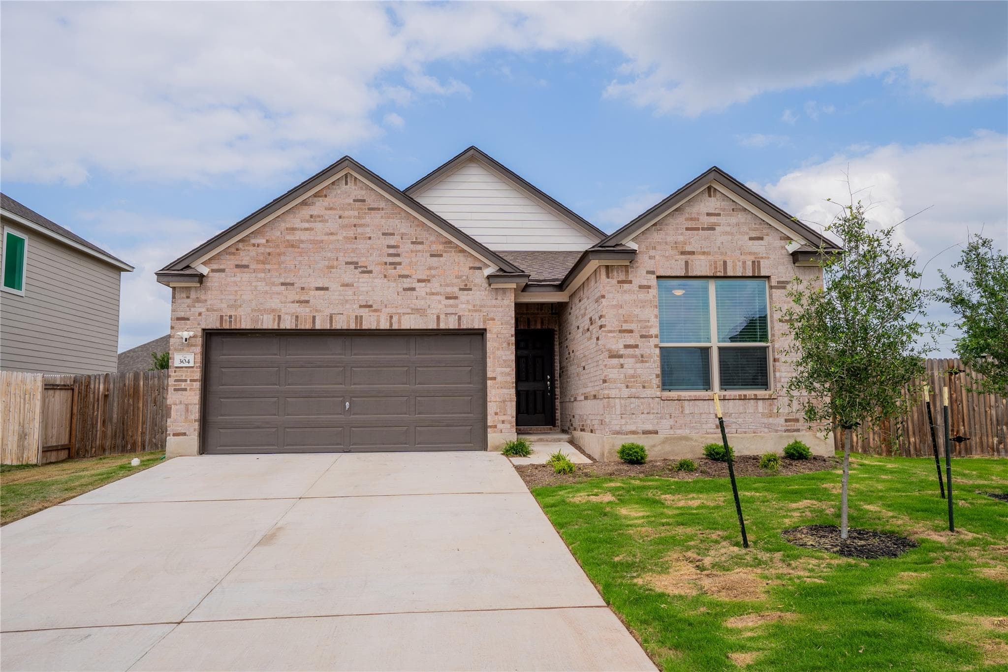 304 Summit Dr