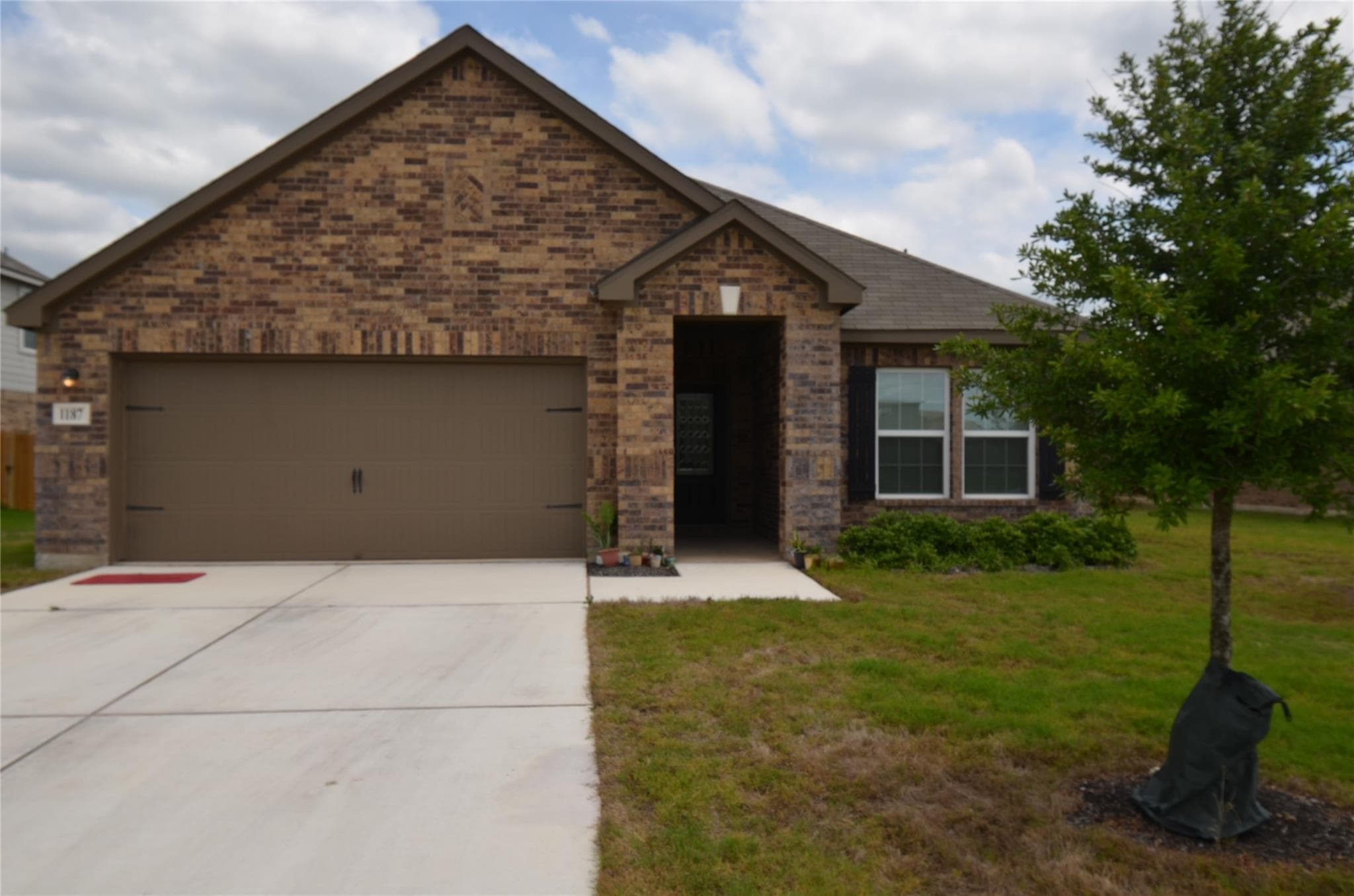1187 Amy Dr