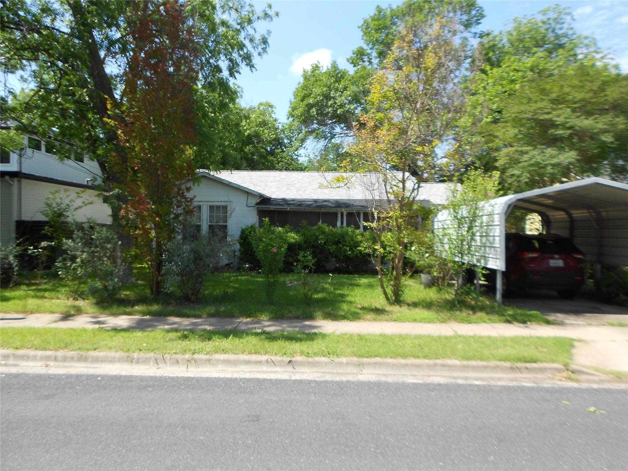 1405 Karen Ave