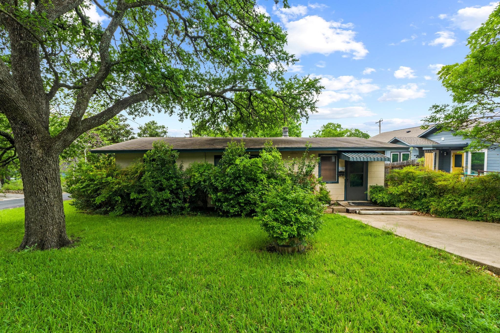 2506 Rae Dell Ave
