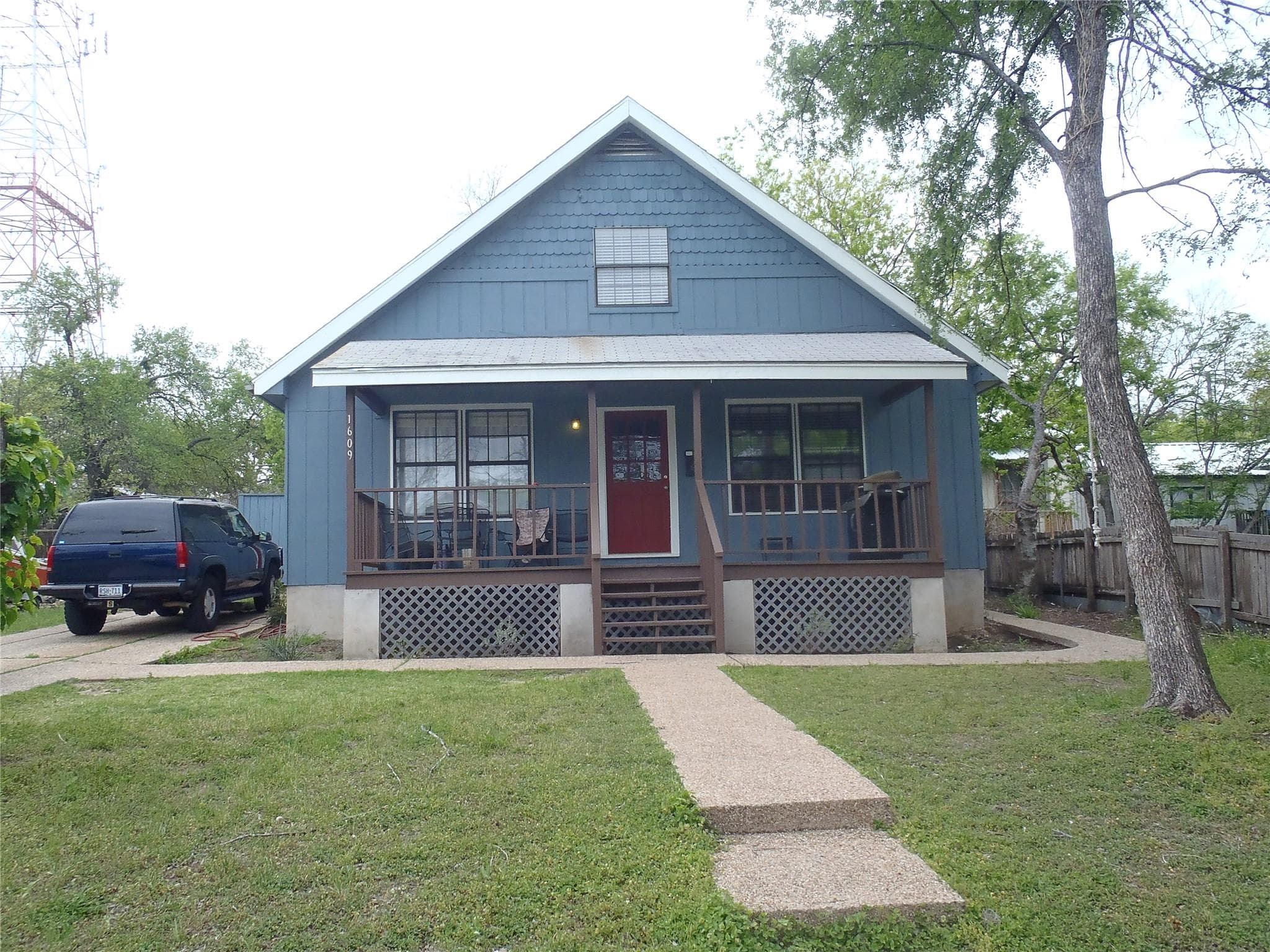 1609 W 11th St