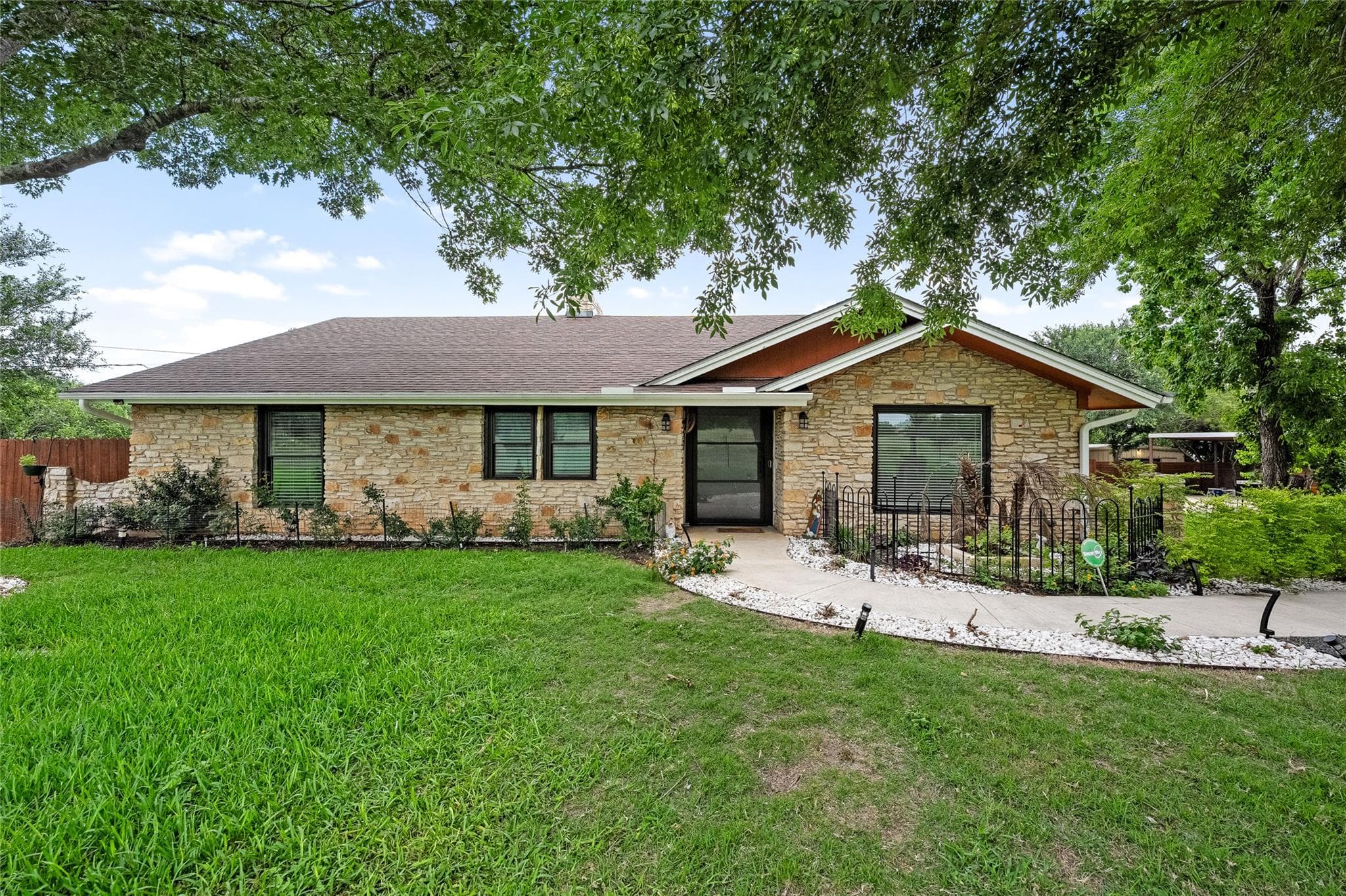 301 Oak Ridge Rd