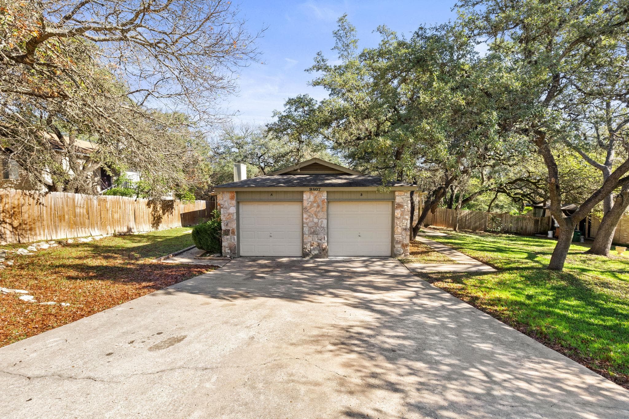 9807 Hundred Oaks Cir #B