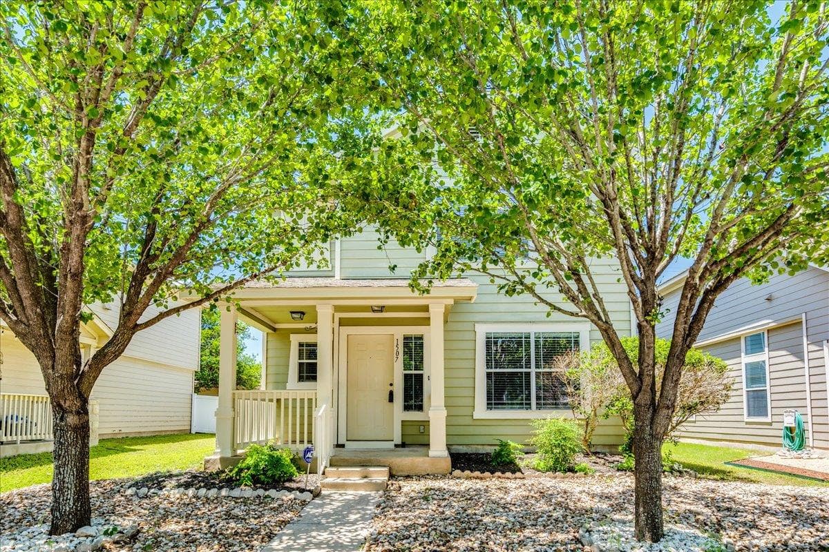 1507 Davis Mountain Loop