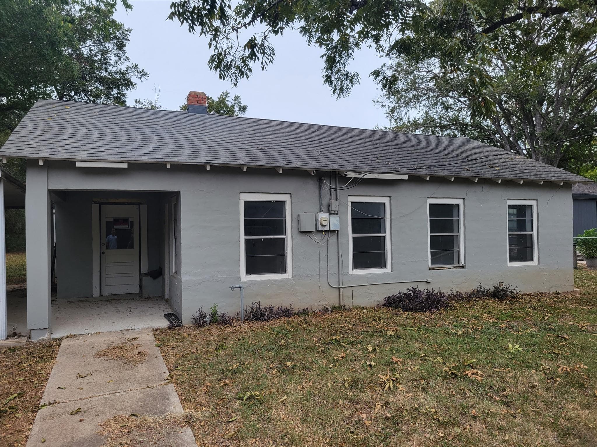 222 N Vaughan Ave