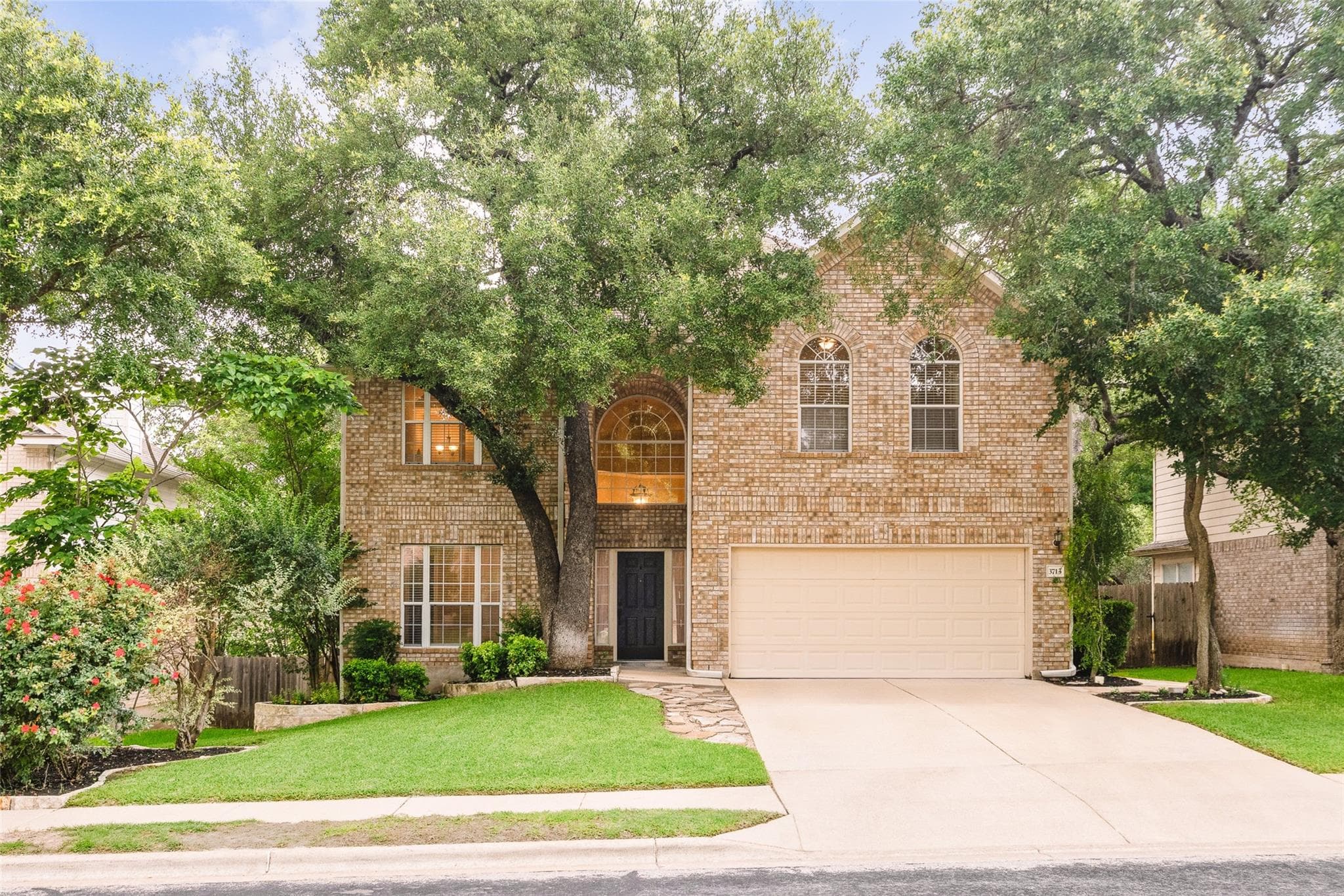 3713 Norman Loop