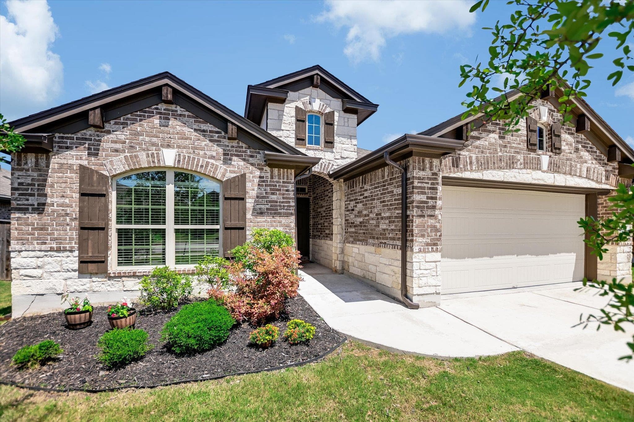 1225 Matt Ln