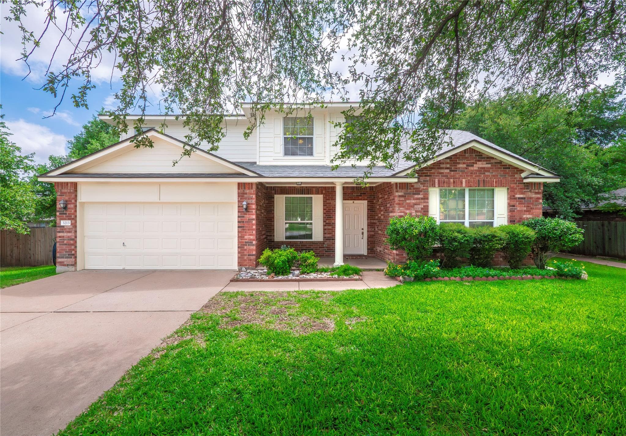3213 Foothills Trl